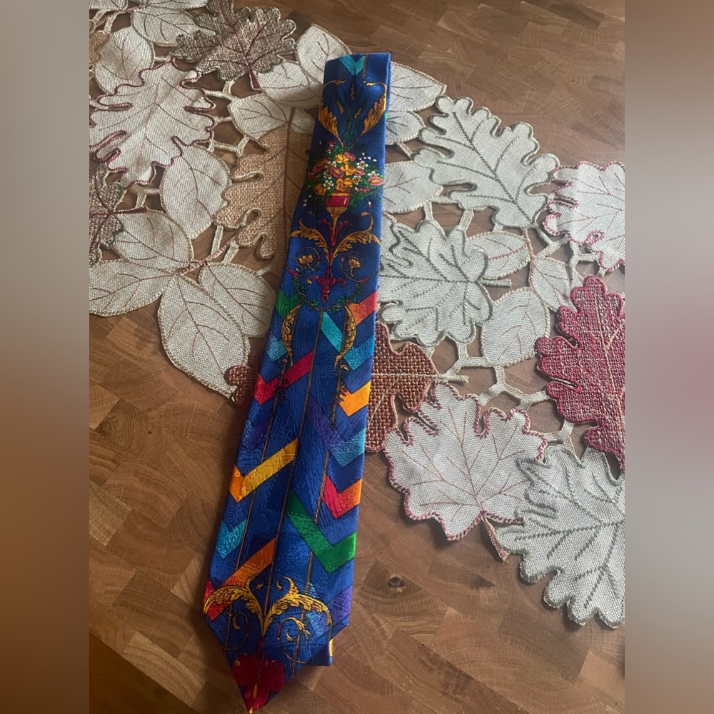 Vintage Rush Limbaugh no boundaries 100% silk neck tie mint